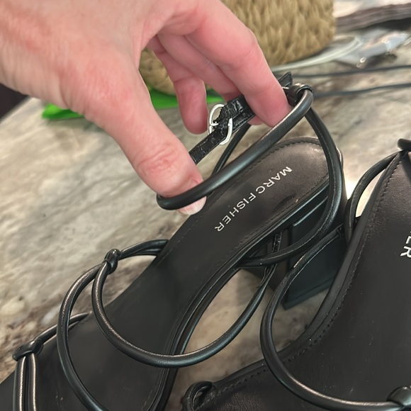 Marc Fisher black sandals 7.5 - Picture 4 of 4